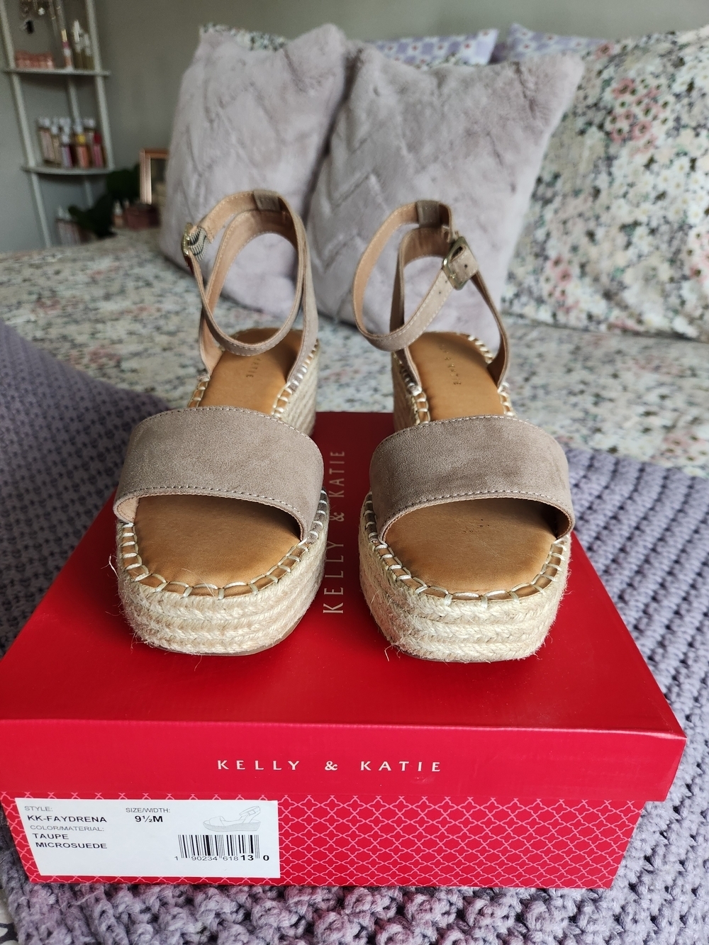 Sz 9.5 Kelly & Katie Taupe Suede Espadrille Platform Sandals
